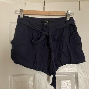 💙 Forever 21 navy blue paper bag shorts. Size XS